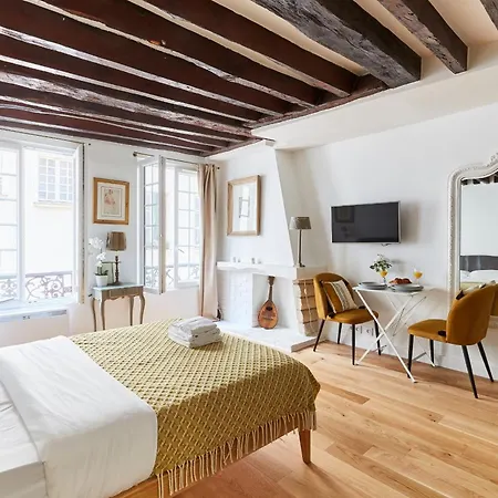 Apartment Near Le Marais Apartment *